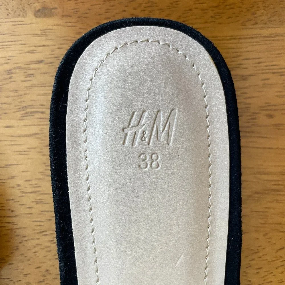 NWOT Size 38 black H&M velour sandal - Picture 4 of 4